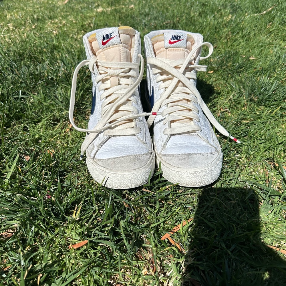 Nike Sneakers with Cream and Navy Details